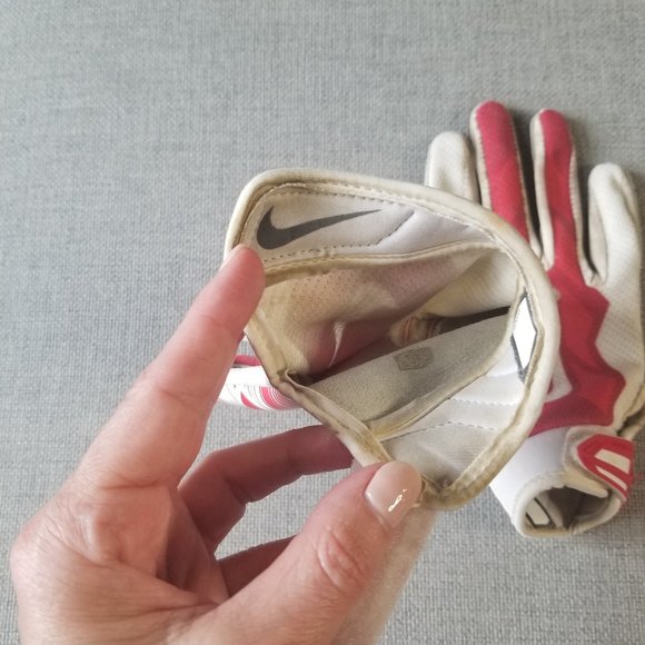 Nike Medium YOUTH Football gloves  🏈 - Picture 5 of 6